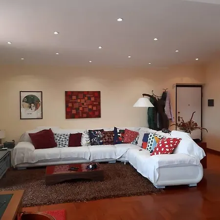 Dilly Holiday-casa Vacanze Apartment